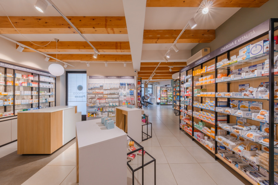 Interno farmacia Piazza