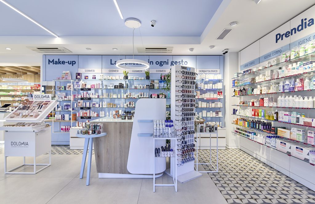 Ekofarma arredo farmacia Piumelli ristrutturazione